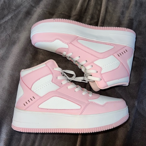 High top sneakers - Picture 3 of 7